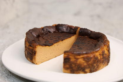 Basque Burnt Cheesecake - Thai Tea