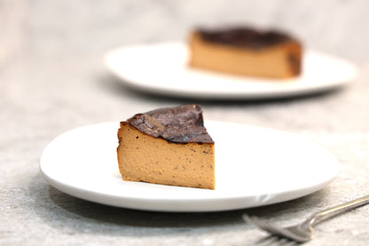 Basque Burnt Cheesecake - Thai Tea