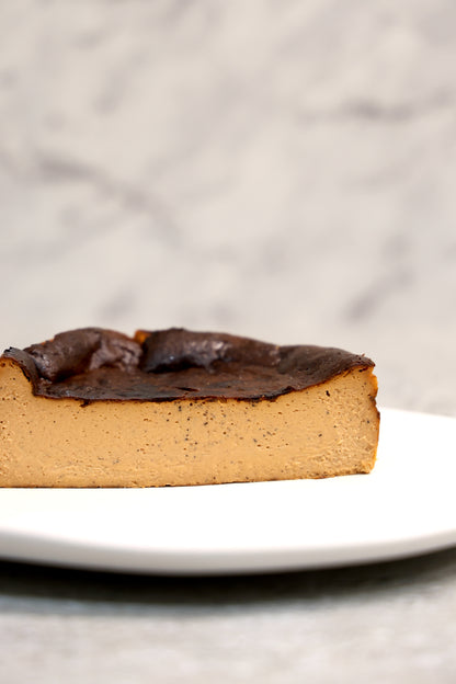 Basque Burnt Cheesecake - Thai Tea