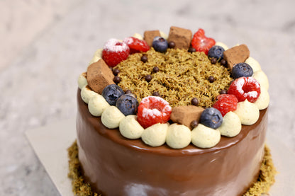 Signature Dubai Chocolate Cake